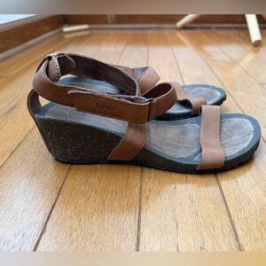 Teva Cabrillo Strappy Wedge Sandal Brown Leather Cork Sole Women’s Size 9 Shoes